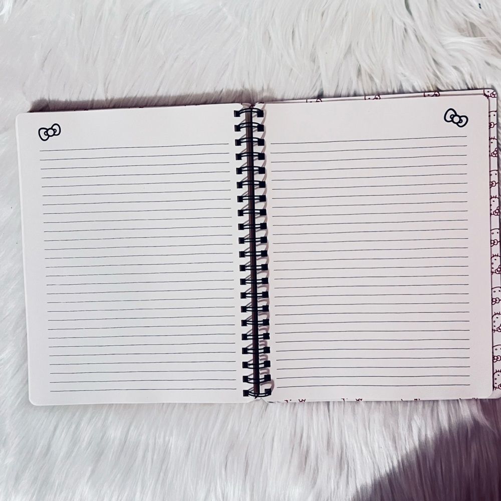 Hello Kitty Planner - Picture 7 of 7
